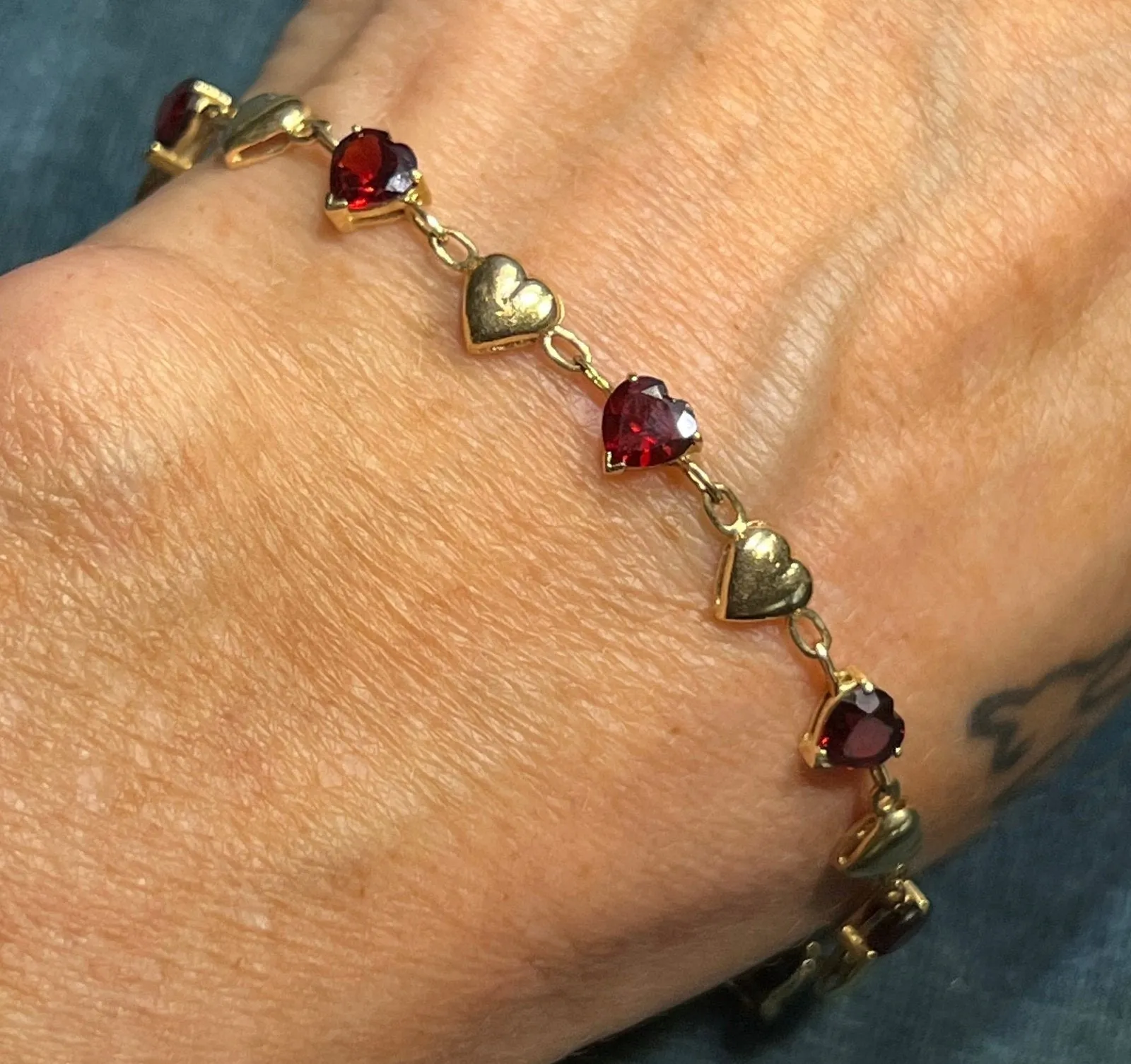 10k Yellow Gold Red Garnet Solid Heart Bracelet. Antique