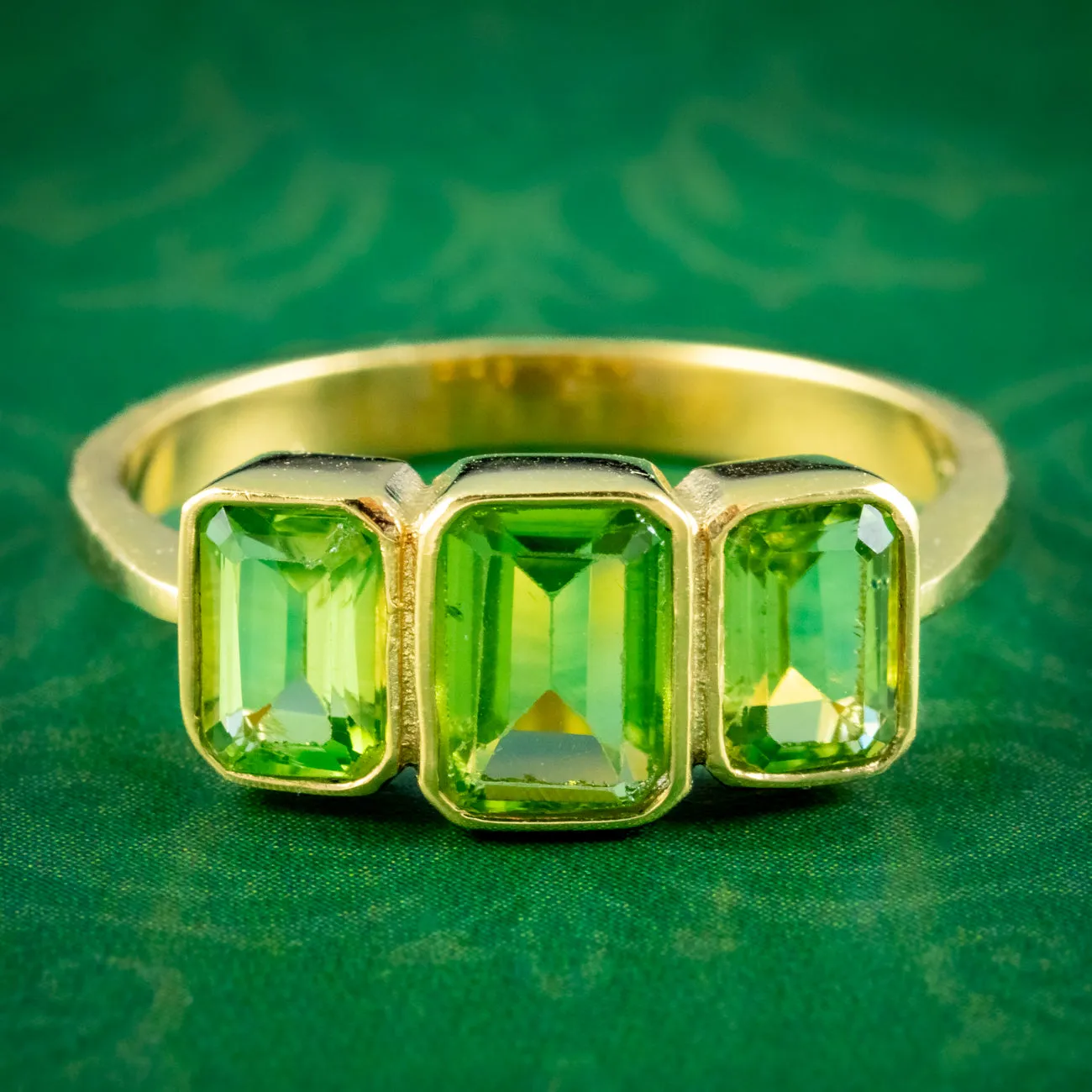 Art Deco Style Peridot Trilogy Ring 2.2ct Of Peridot