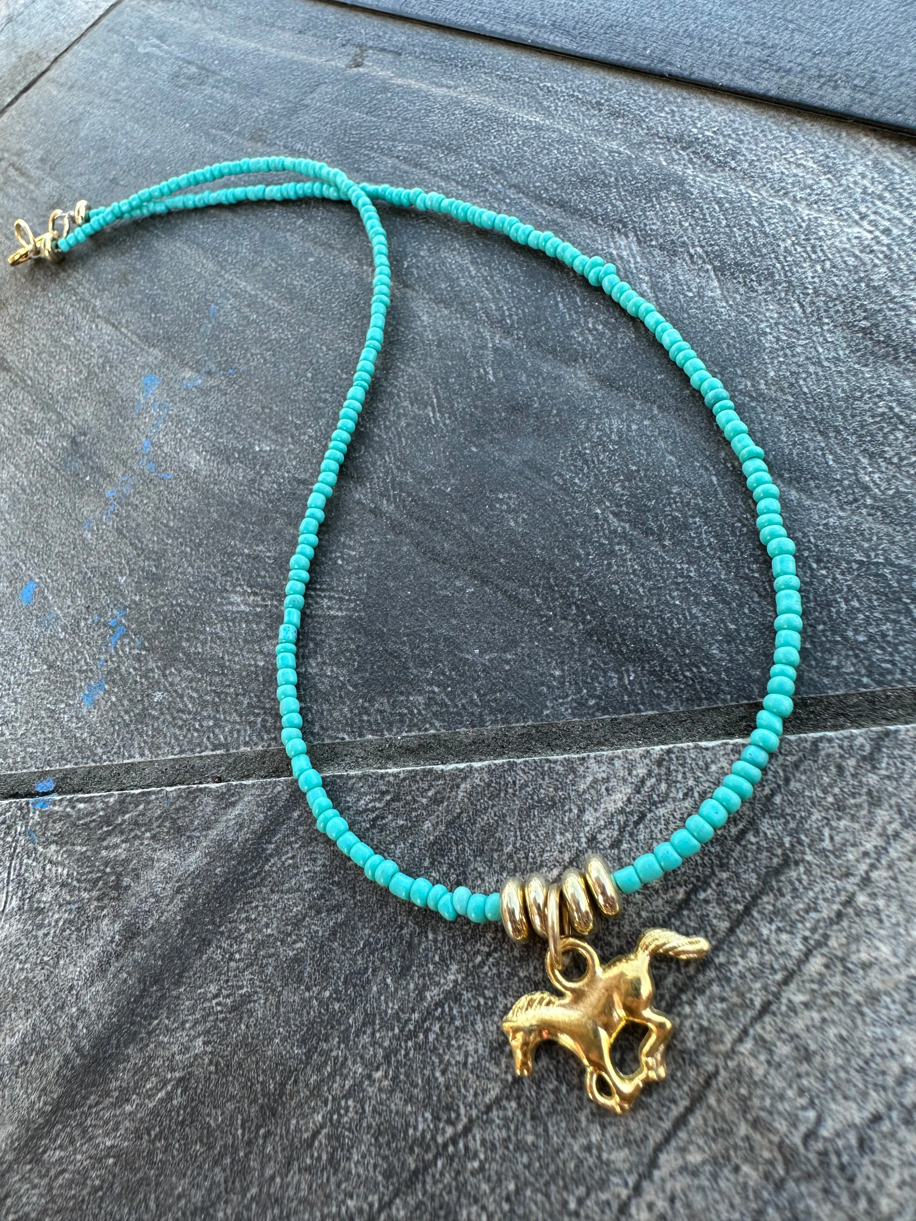 Golden horse necklace (choker)