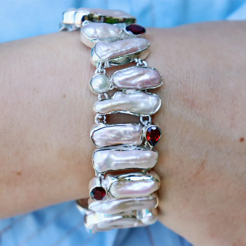 Kala Garnet Biwa Pearl Bracelet