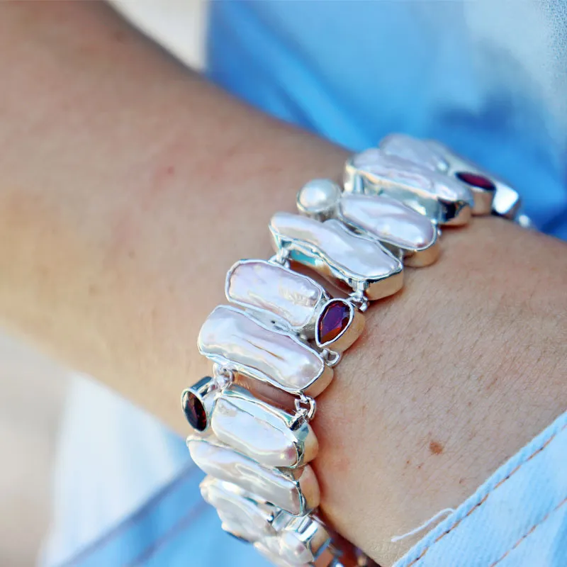 Kala Garnet Biwa Pearl Bracelet