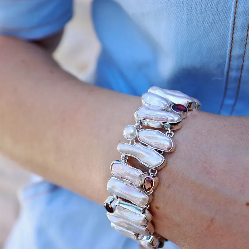 Kala Garnet Biwa Pearl Bracelet