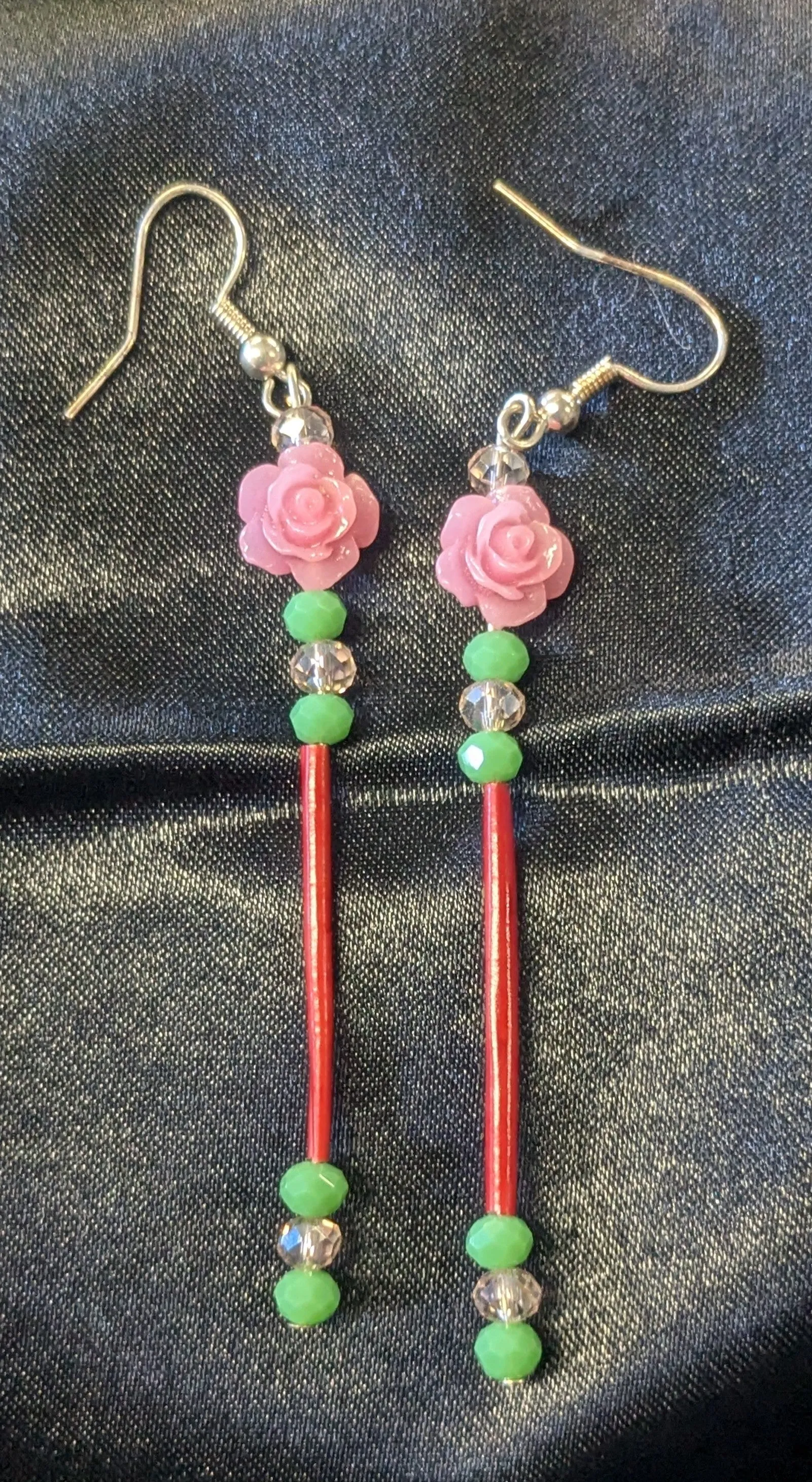 Quill Dangle Earrings w/ Flower