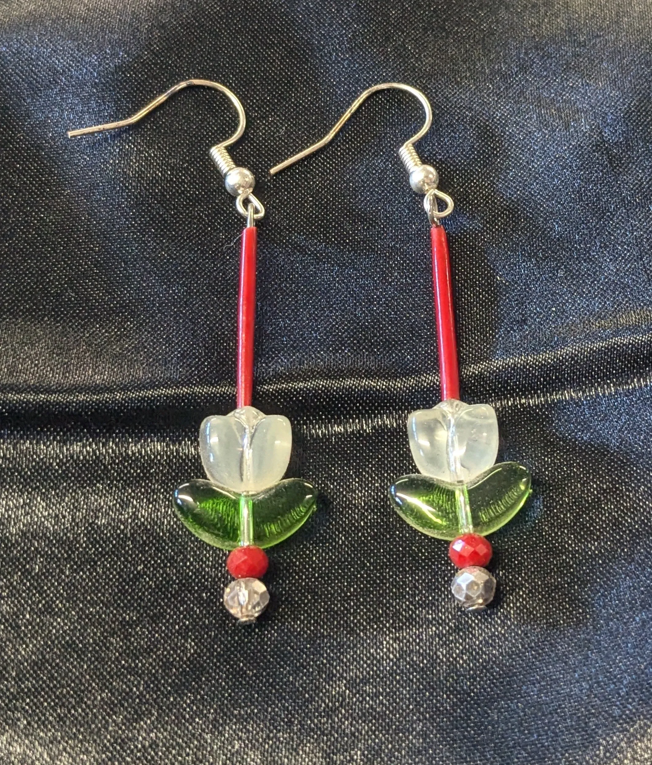 Quill Dangle Earrings w/ Flower