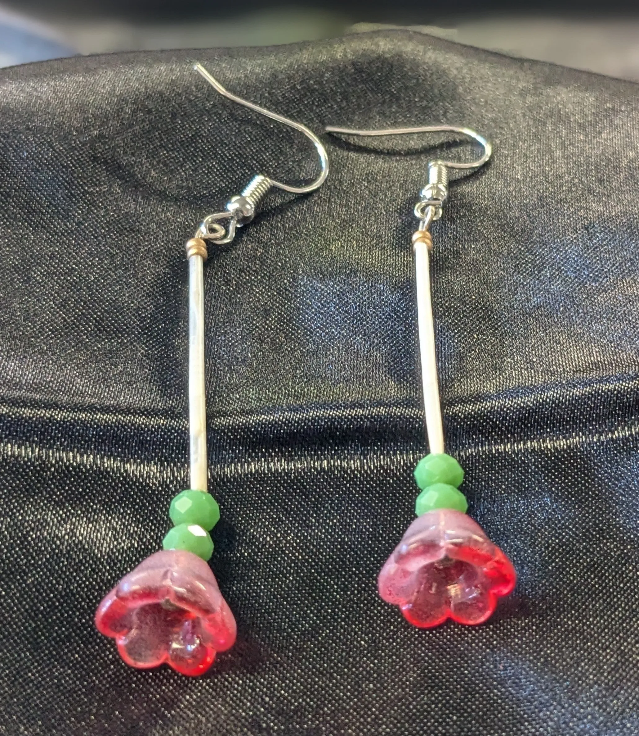 Quill Dangle Earrings w/ Flower