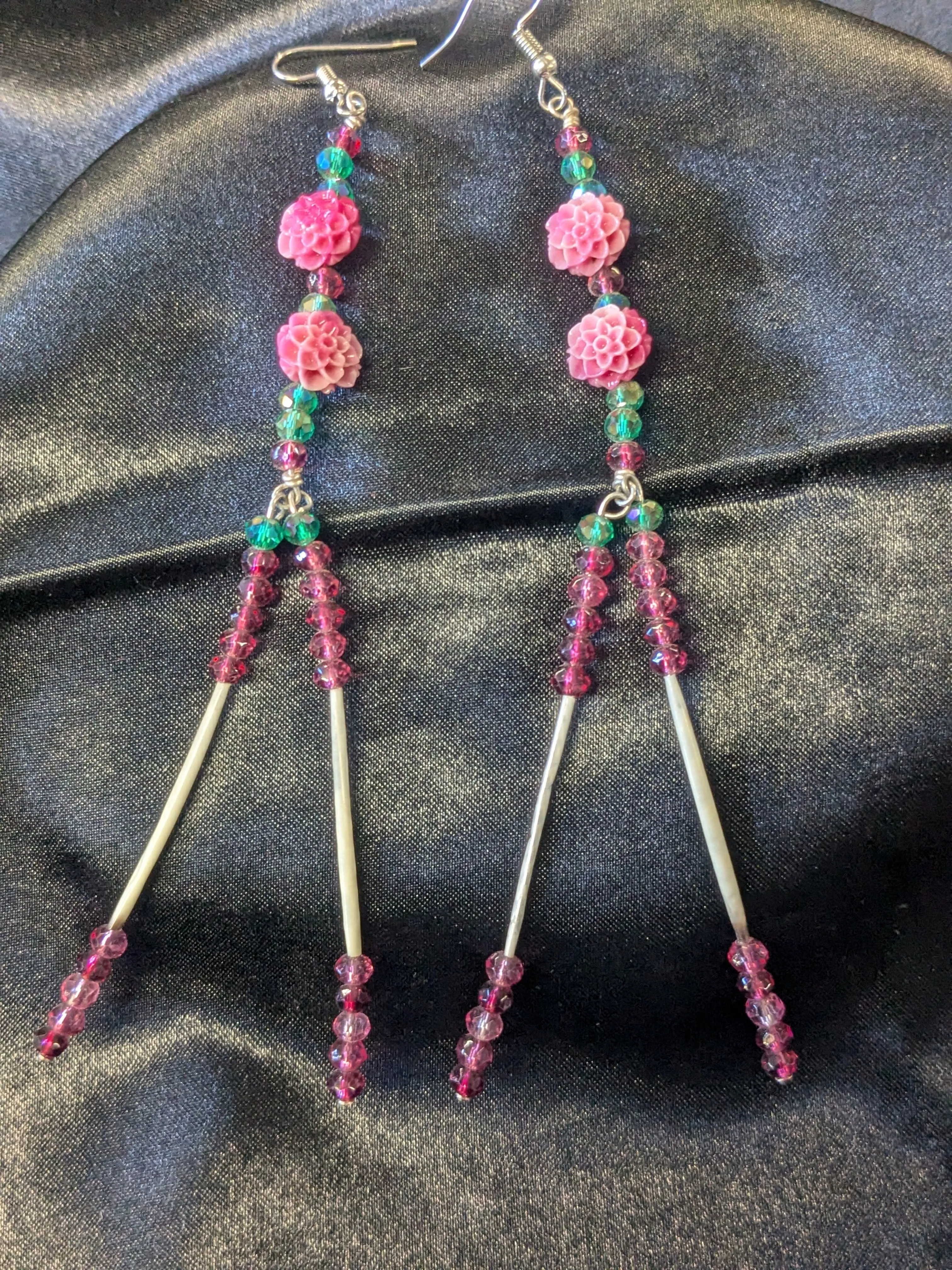 Quill Dangle Earrings w/ Flower