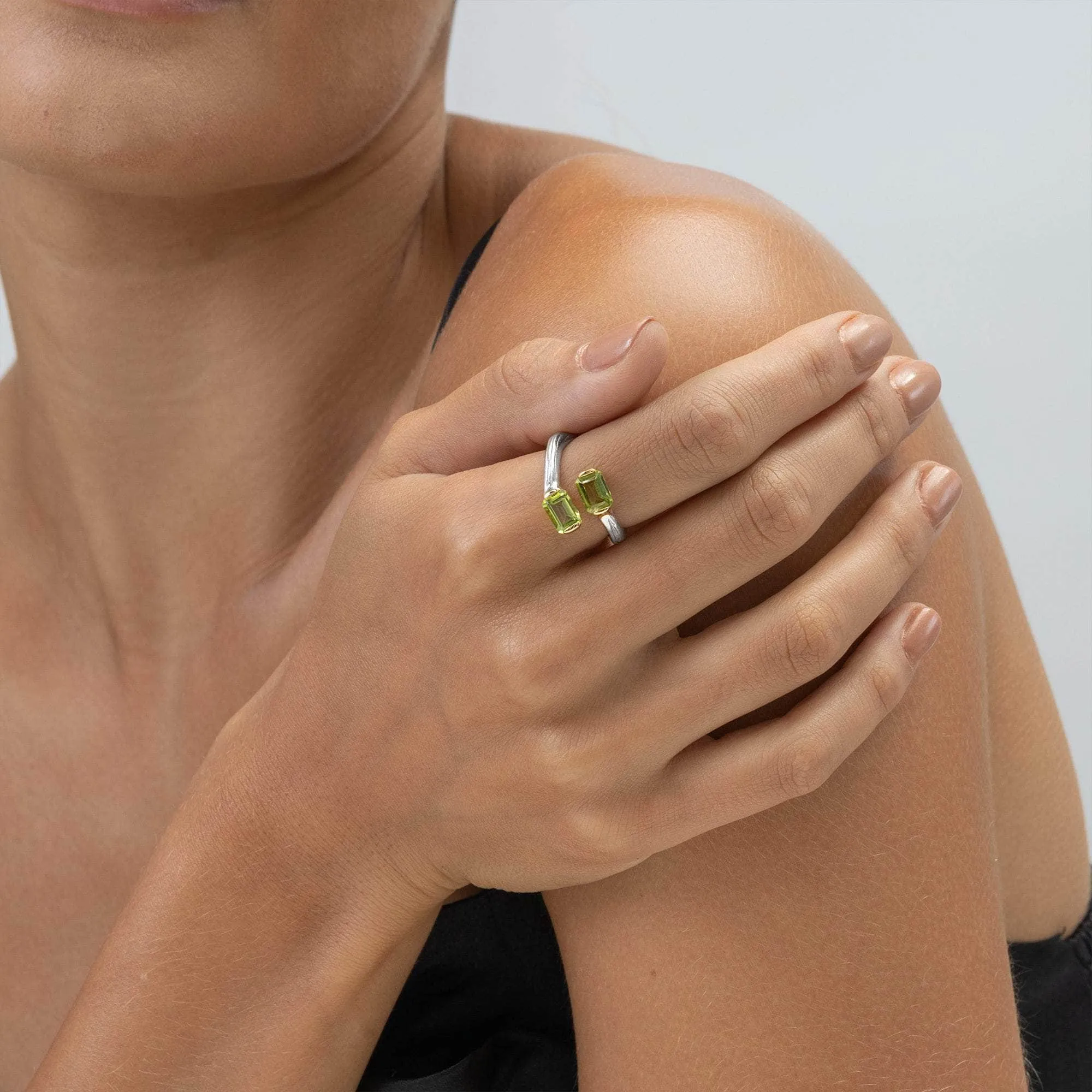 Trava Peridot Ring