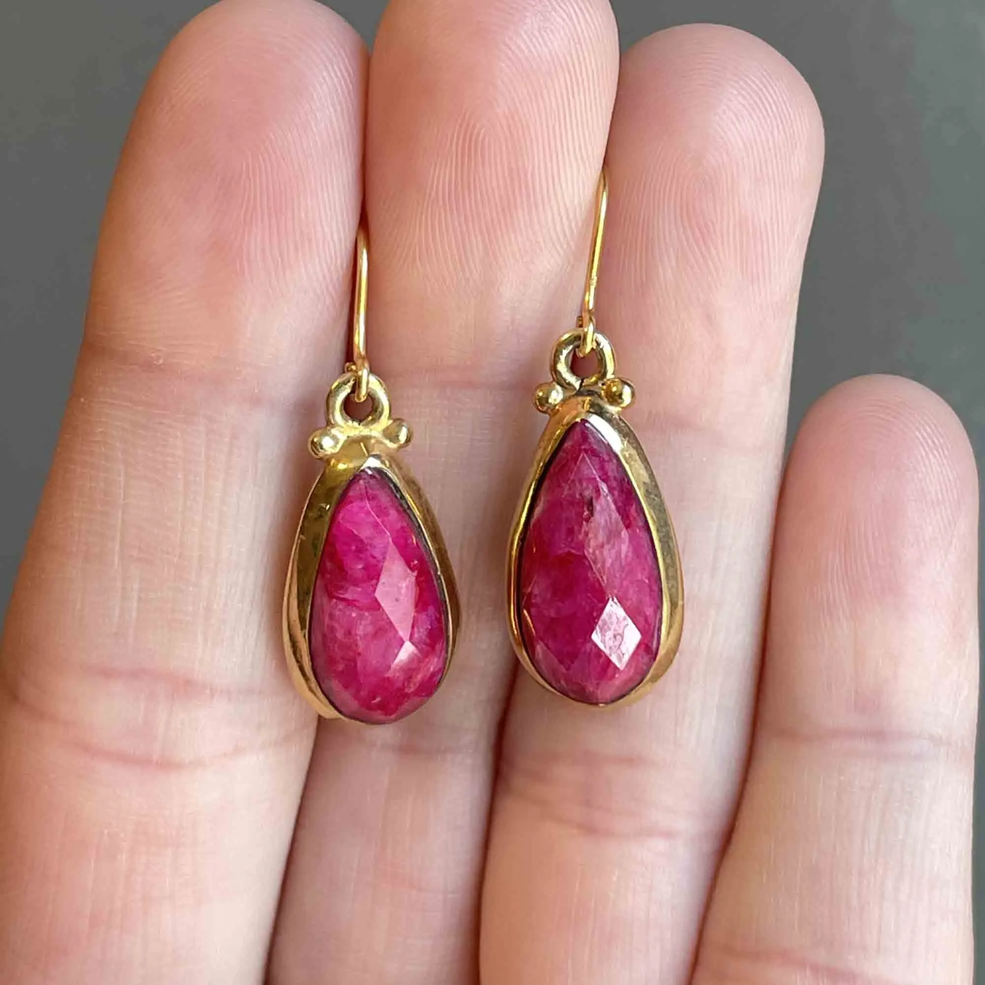 Vintage Gold Faceted Ruby Drop Earrings